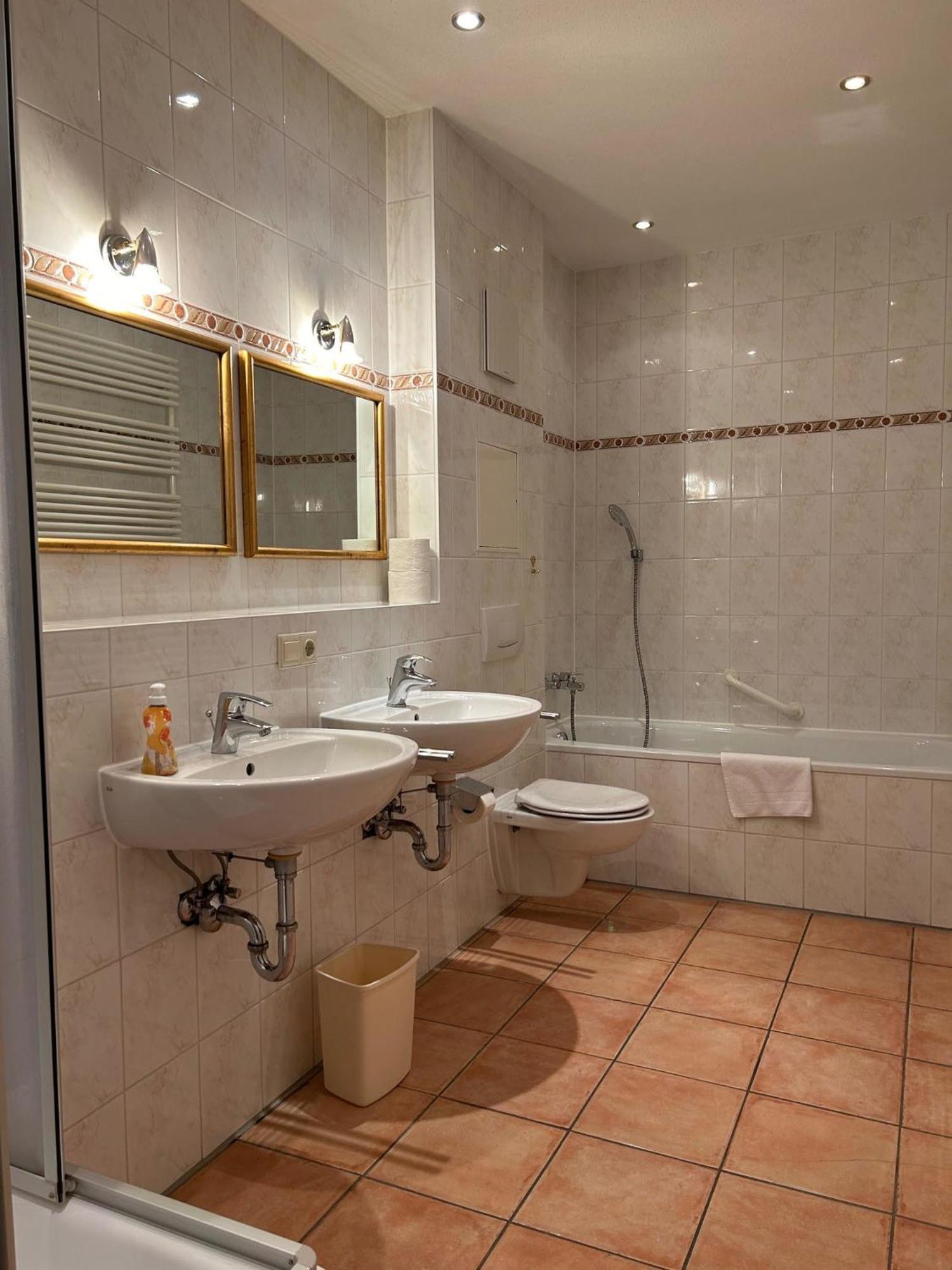 Gabi Mit Pool Und Sauna Übersee Exteriér fotografie